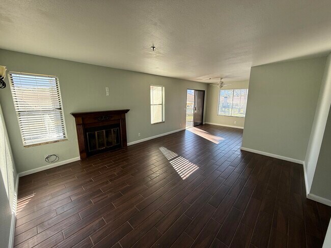 Building Photo - 43376 Cook St