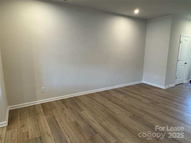 Building Photo - 5616 Axil Ln