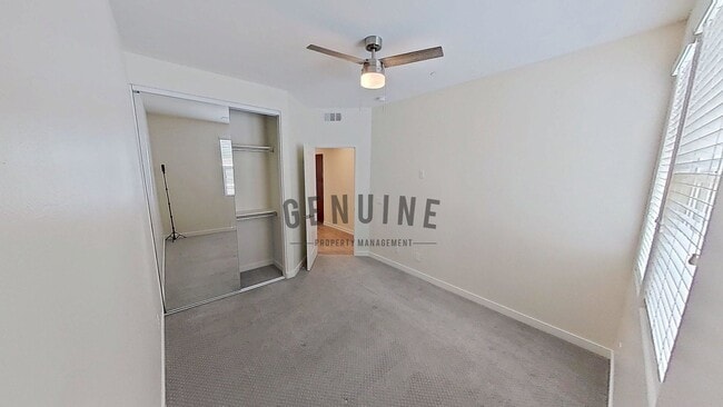 Building Photo - 3Bd 2.5Ba Townhouse w/Rooftop Deck