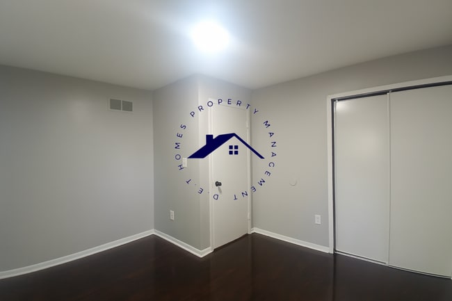 Building Photo - 15082 Sorrento Ave