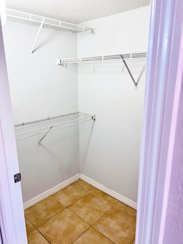 Building Photo - 713 Crest Pines Dr