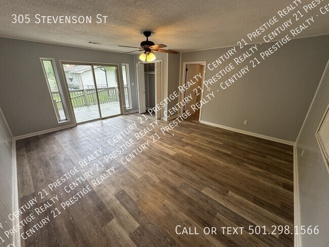 Building Photo - 305 Stevenson St