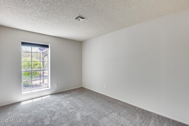 Building Photo - 12512 N 85th Ln