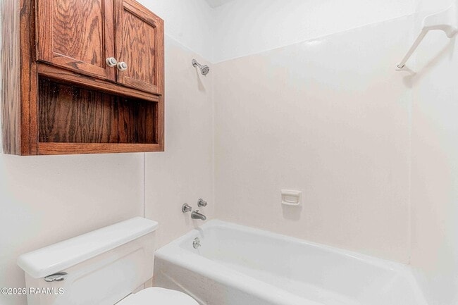 Building Photo - 222 Winsor Dr