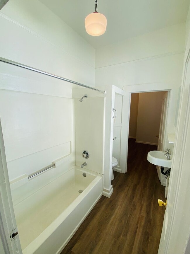 Building Photo - Reserve Now for June 2026! Updated House in Downtown Chico