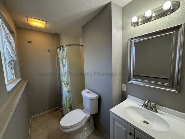 Building Photo - Charming 4 Bedroom Tri-level House in Southeast Colorado Springs MORE PICS TO COME!