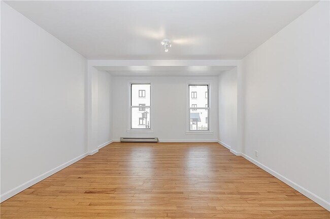 Primary Photo - 434 39th St