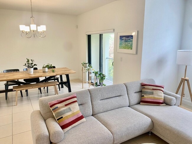 Building Photo - 10620 NW 88th St