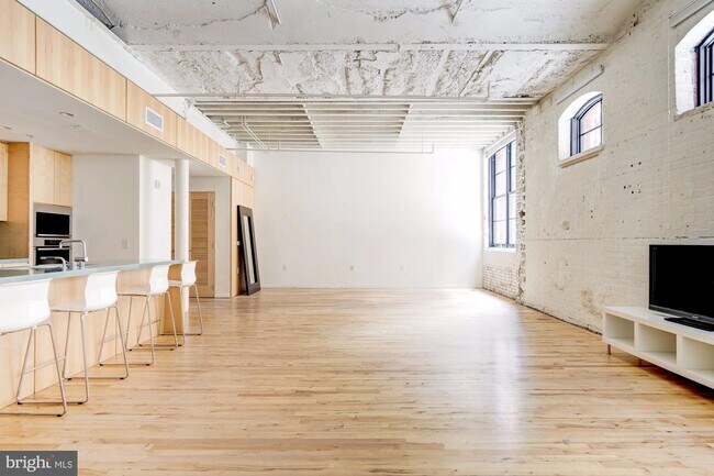 Building Photo - 437 New York Ave NW