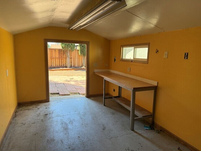Building Photo - Modern 4 Bedroom One Story *Vacaville