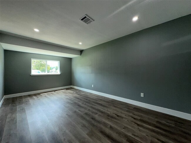 Building Photo - 8227 St Lo Rd
