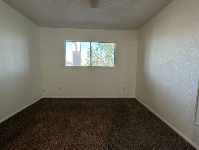 Building Photo - 2 BR Condo near Chaparral Golf & Rotary Park