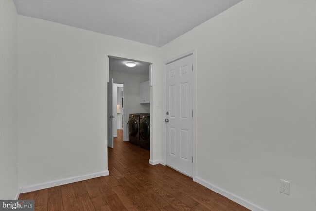 Building Photo - 110 E Partridge Ln