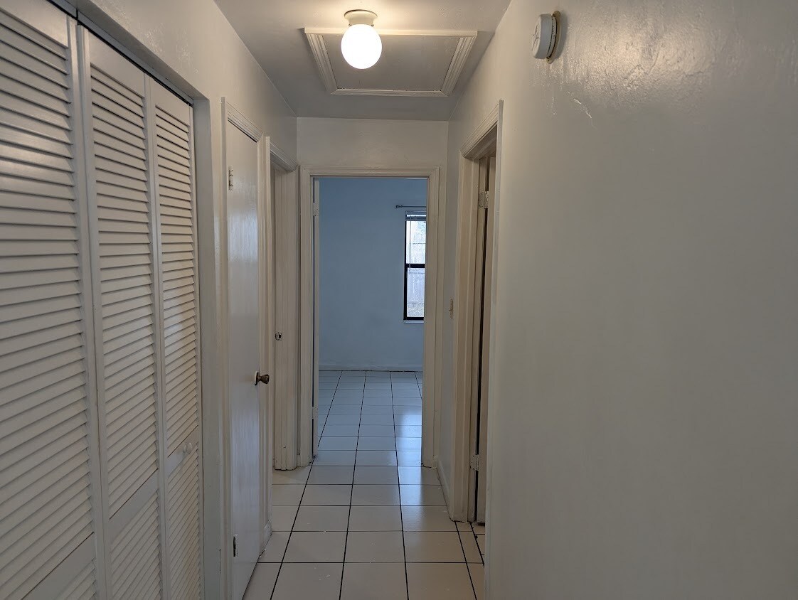 Building Photo - 3600 SW 23rd St