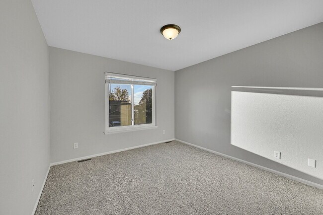 Building Photo - $2,295.00, 3 Bed, 2 bath located in Brighton.