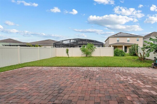 Building Photo - 6041 Town Center Blvd