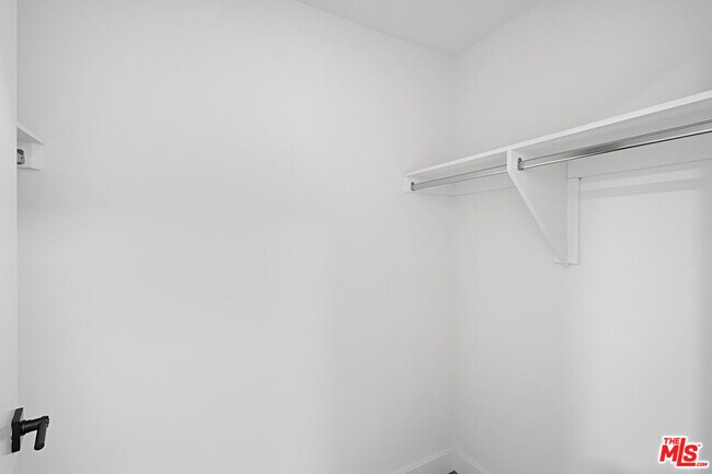 Building Photo - 6144 Whitsett Ave