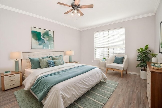 Building Photo - 2255 Braeswood Park Dr