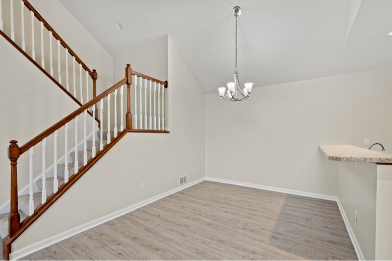 Building Photo - 75 Nicholas Dr