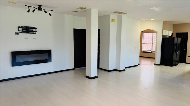 Building Photo - 12319 Jersey Meadow Dr