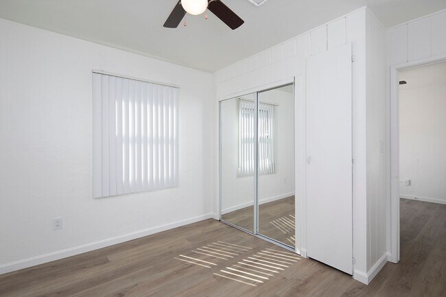 Building Photo - 1 MONTH FREE ~ Charming 1 Bedroom Near SDS...