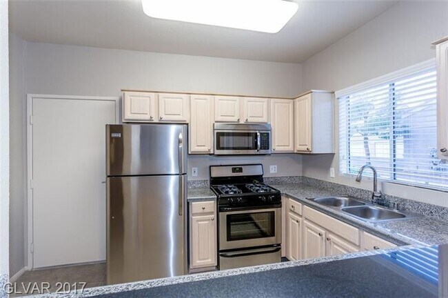 Building Photo - ? Wonderful 1-Bedroom Condo with Garage & ...