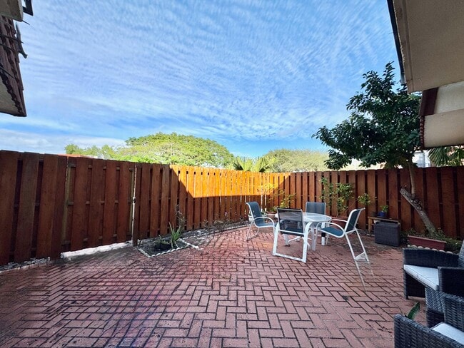 Building Photo - 1785 San Jose Dr