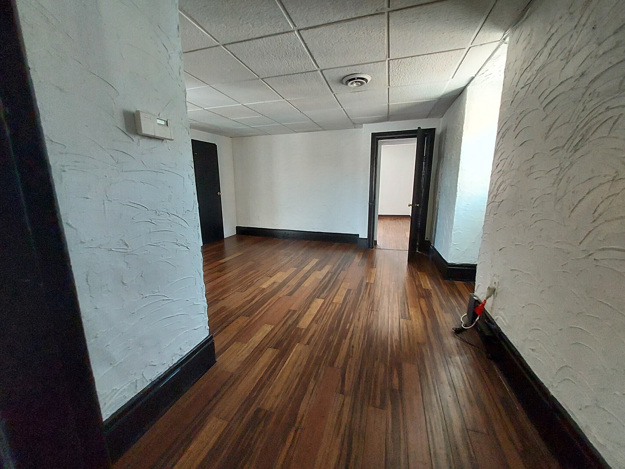 Building Photo - 1402 Sarah St