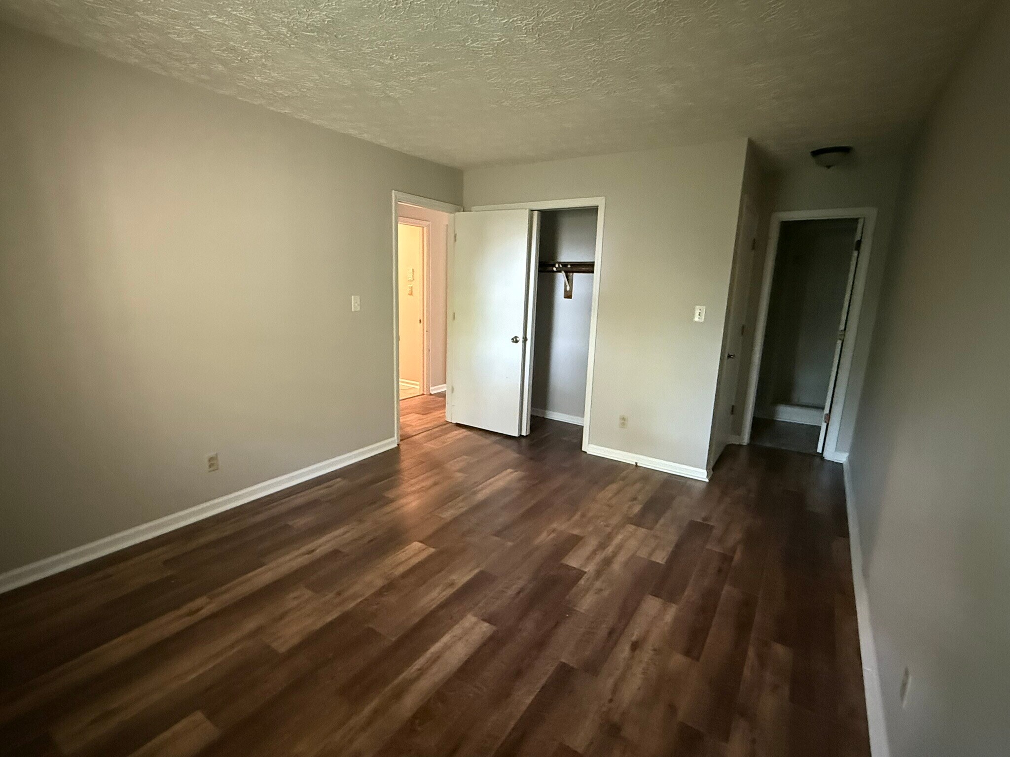 Building Photo - 8175 Old Farm Ln