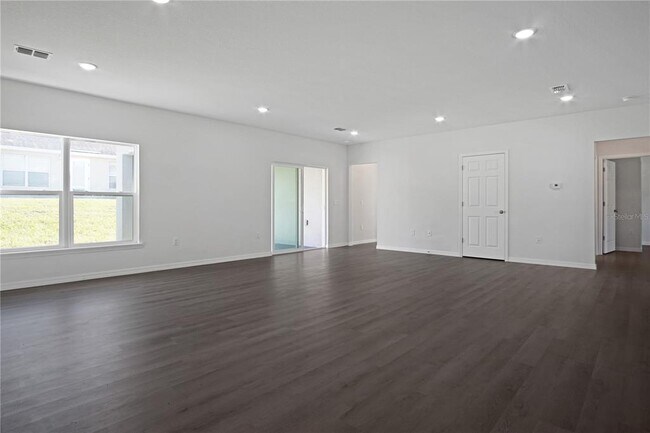 Building Photo - 1311 Hillsborough Ln