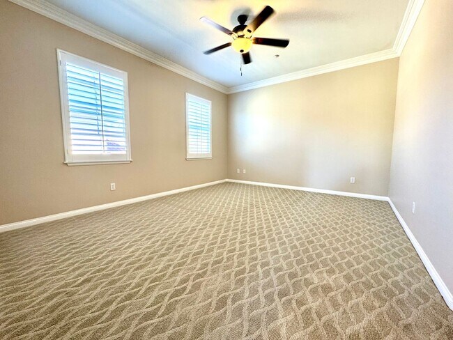 Building Photo - 2 bedroom, plus loft Townhouse in Turtle R...