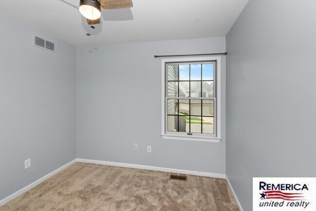 Building Photo - 45189 Horseshoe Dr