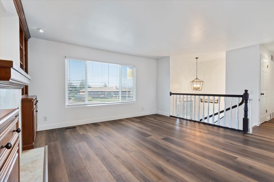 Living Room - 954 W River Point Cir
