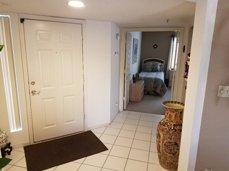Building Photo - 9775 N 93rd Way