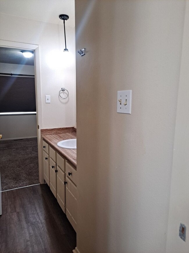 Building Photo - 936-10 Molello   #25-27 Villa Drive