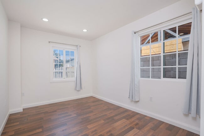 Building Photo - Acala Ave