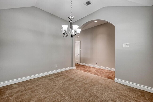 Building Photo - 5523 Stoneridge Ct