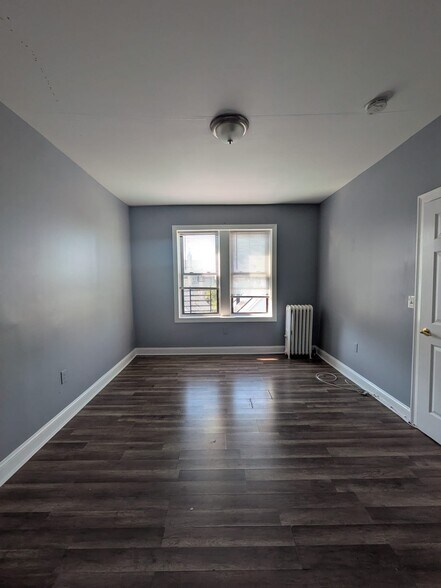 Building Photo - 43 W 29th St