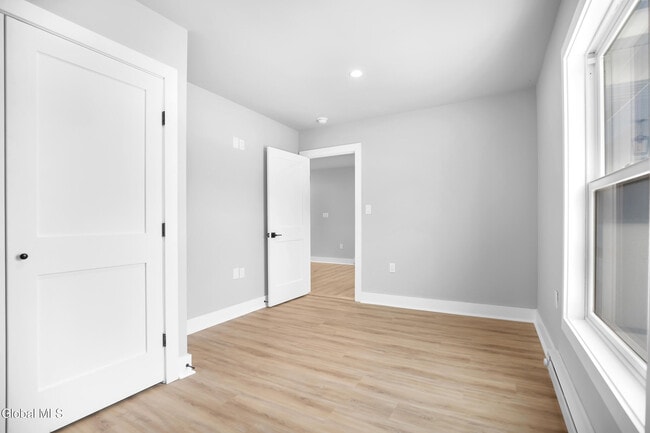 Building Photo - 103 E High St