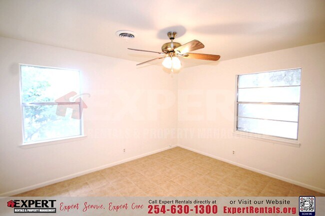 Building Photo - Charming 3-Bedroom Home