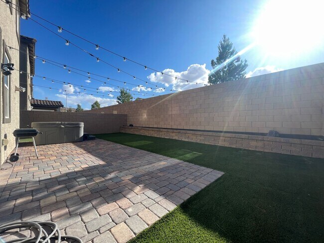 Building Photo - (Fully Furnished) 4 Bedroom + Loft,  3 Full Bath, Gated Community in SouthWest.