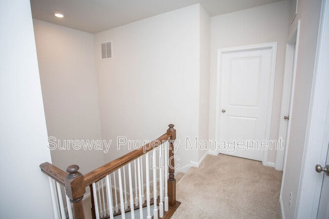 Building Photo - 13 Verona Ln