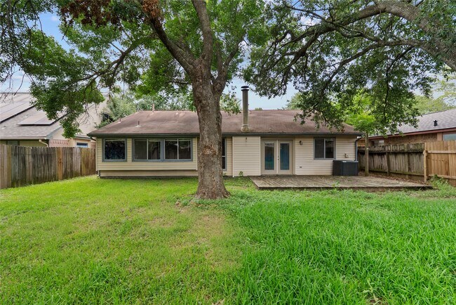 Building Photo - 2819 Sugar Wood Dr