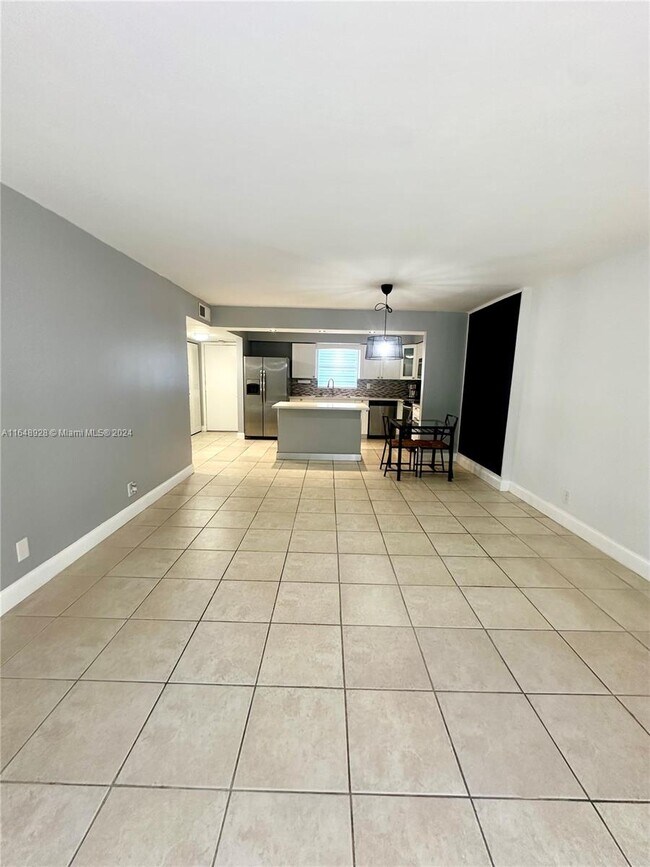 Building Photo - 7060 Nova Dr