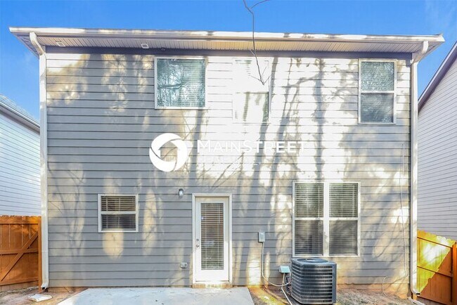 Building Photo - 3 Bedroom Pet-Friendly Home in ATLANTA, GA with Main Street Renewal