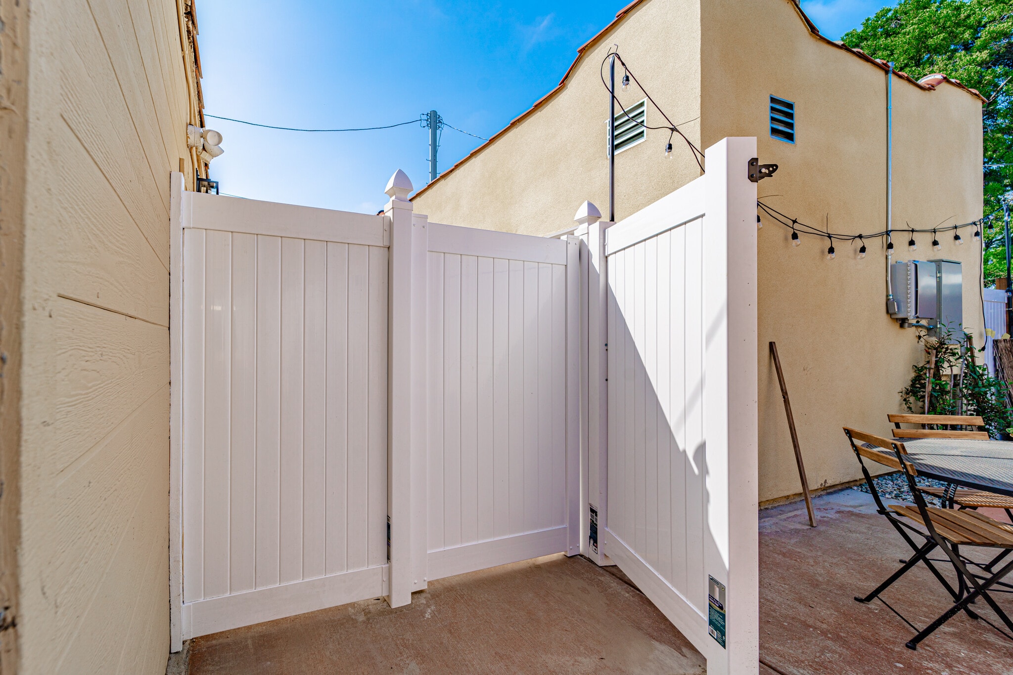 Open gate goes to yard - 10832 Westminster Ave