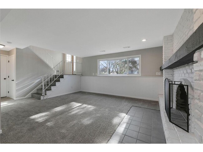 Building Photo - 1708 116th St E