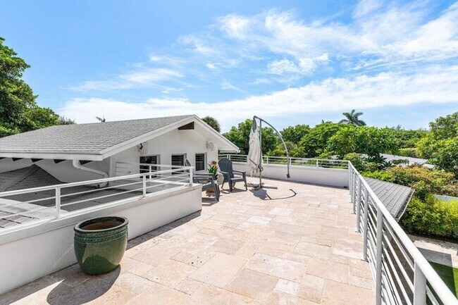 Building Photo - 6130 Ridge Ln