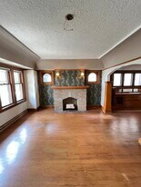 Building Photo - 1109 S 71st St