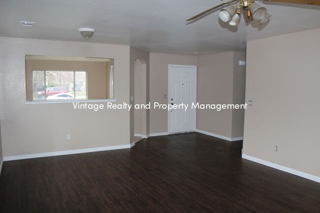 Building Photo - Back On The Rental Market Recently Updated...